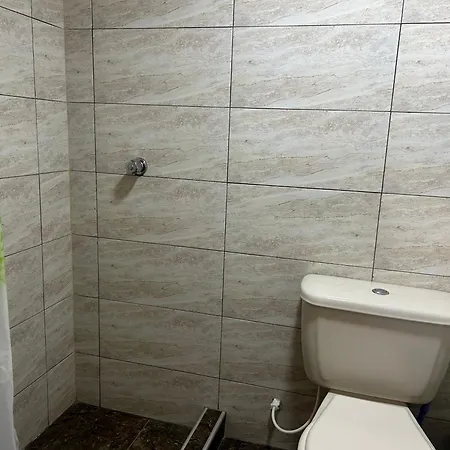 Umweltfreundliches Gemütliches Etagenbett Mit Privatem Bad Nähe Flughafen Habitación en casa particular *